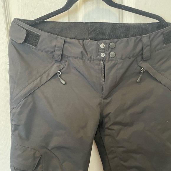 Woman’s north face snow pants med. - Picture 2 of 8